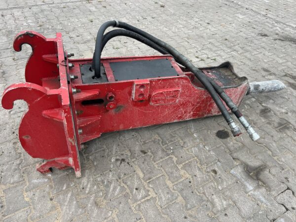 Młot do wyburzeń waga 950 kg 27000 zł