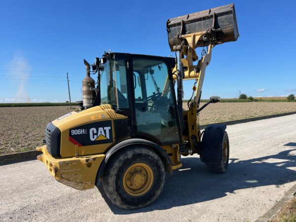 Ładowarka Cat 906 H2 2014 rok cena 128000 zł - obrazek 3