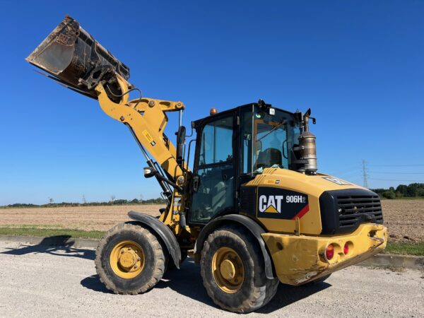 Ładowarka Cat 906 H2 2014 rok cena 128000 zł