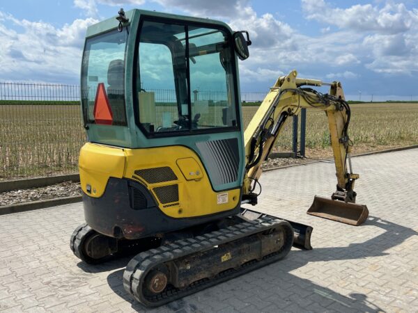 mini koparka Yanmar SW20 2012 r cena 77000 zł - obrazek 2