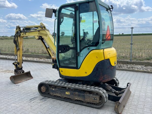 mini koparka Yanmar SW20 2012 r cena 77000 zł - obrazek 7