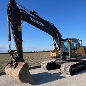 koparka gąsienicowa VOLVO EC220EL rok 2017 cena 265000 zł