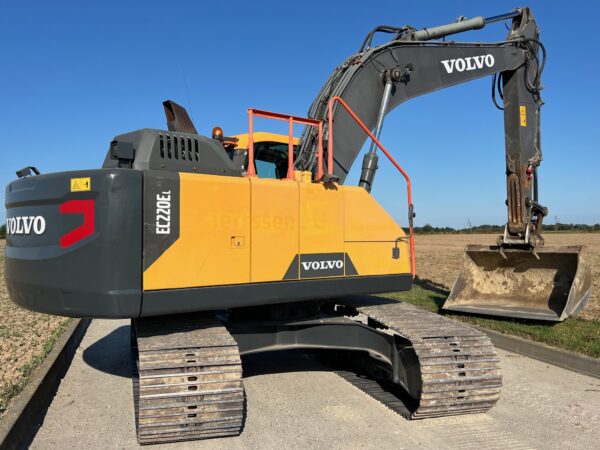 koparka gąsienicowa VOLVO EC220EL rok 2017 cena 265000 zł - obrazek 6