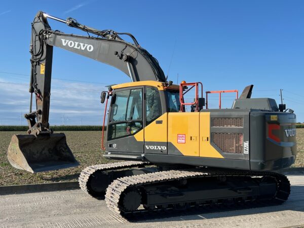 koparka gąsienicowa VOLVO EC220EL rok 2017 cena 265000 zł - obrazek 9